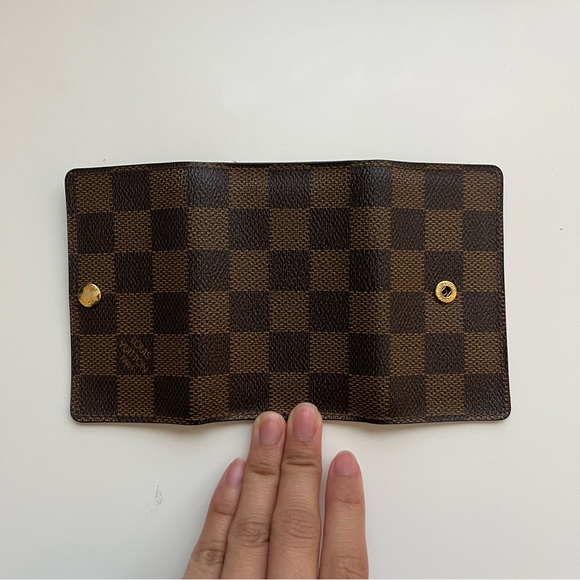 Louis Vuitton Ebene Key Holder - Picture 3 of 6